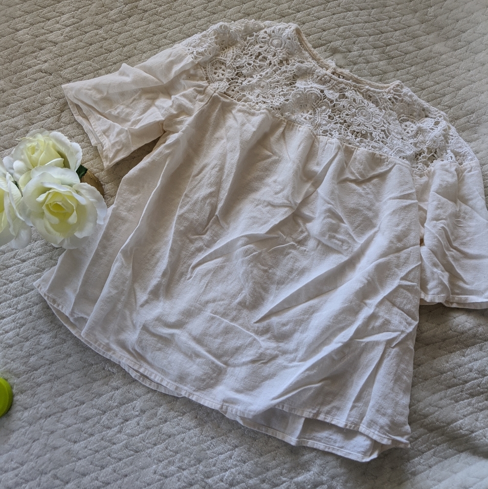 Old Navy White Linen Top with Lace